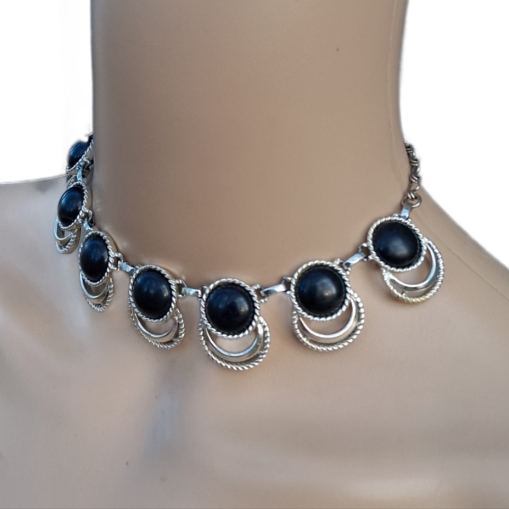 🖤 1959 Sarah Coventry "Bold and Beautiful" Black Cabochon Choker Necklace - Picture 2 of 8